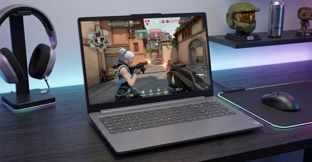 Lenovo LOQ Essential RTX 3050 rodando FPS competitivo com HUD de round e placar